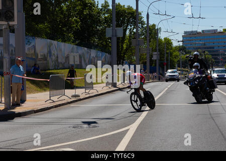 MINSK, Weißrussland - 25. JUNI 2019: Radfahrer aus Belarus Kiryienka beteiligt sich an Männer Split Beginnen einzelne Rennen an der 2. europäischen Spiele Veranstaltung Juni 25. Stockfoto