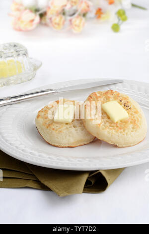Englischer teekuchen mit Butter Stockfoto