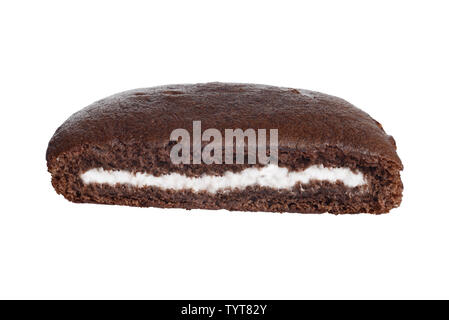 Isolierte Chocolate Cream Cake Slice Stockfoto