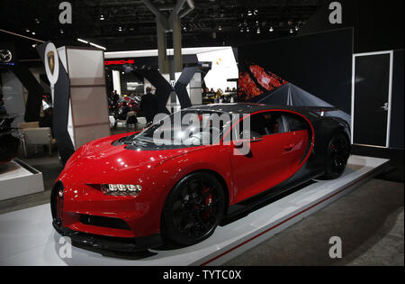 Der Bugatti Chiron Sport ist auf Anzeige an die 2018 New York International Auto Show" im Jacob K. Javits Convention Center in New York City am 28. März 2018. Die ersten New York Auto Show im Jahr 1900 statt und es war das erste Auto Show je in Nordamerika statt. Über 1 Millionen Besucher erwartet, um die Show zu besuchen. Foto von John angelillo/UPI Stockfoto