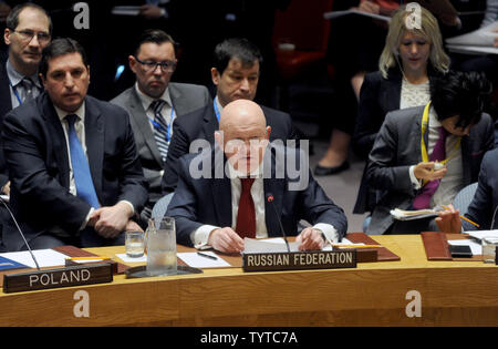 Russlands UN-Botschafter Wassilij Nebenzya Adressen eine Sicherheit über die militärische Aktivität Freitag in Syrien im Sicherheitsrat der Kammer am Sitz der Vereinten Nationen in New York City am 14. April 2018. Es Tagung des Sicherheitsrates wurde auf Wunsch von Russland nach den USA, britischen und französischen Streitkräfte Luftangriffe auf chemische Waffen Ziele gestern in Syrien durchgeführt. Foto von Dennis Van Tine/UPI Stockfoto
