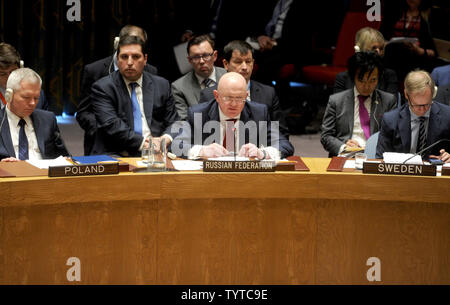 Russlands UN-Botschafter Wassilij Nebenzya Adressen eine Sicherheit über die militärische Aktivität Freitag in Syrien im Sicherheitsrat der Kammer am Sitz der Vereinten Nationen in New York City am 14. April 2018. Es Tagung des Sicherheitsrates wurde auf Wunsch von Russland nach den USA, britischen und französischen Streitkräfte Luftangriffe auf chemische Waffen Ziele gestern in Syrien durchgeführt. Foto von Dennis Van Tine/UPI Stockfoto