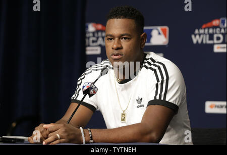 New York Yankees Krug Luis Severino spricht auf einer Pressekonferenz einen Tag, bevor Sie die Oakland Athletics in der MLB American League wild card Spiel im Yankee Stadium in New York City spielen am 2. Oktober 2018. Foto von John angelillo/UPI Stockfoto