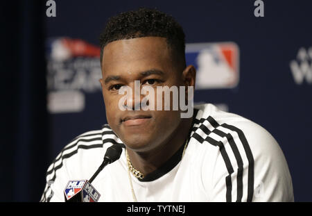 New York Yankees Krug Luis Severino spricht auf einer Pressekonferenz einen Tag, bevor Sie die Oakland Athletics in der MLB American League wild card Spiel im Yankee Stadium in New York City spielen am 2. Oktober 2018. Foto von John angelillo/UPI Stockfoto
