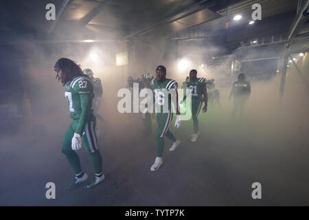 New York Jets die Spieler führen das Feld vor dem Spiel gegen die Minnesota Vikings am MetLife Stadium in East Rutherford, New Jersey am 21. Oktober 2018. Foto von John angelillo/UPI Stockfoto