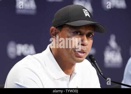 Tiger Woods spricht auf einer Pressekonferenz bei der PGA Championship am schwarzen Kurs am Bethpage State Park in Farmingdale, New York am 14. Mai 2019. Foto von John angelillo/UPI Stockfoto