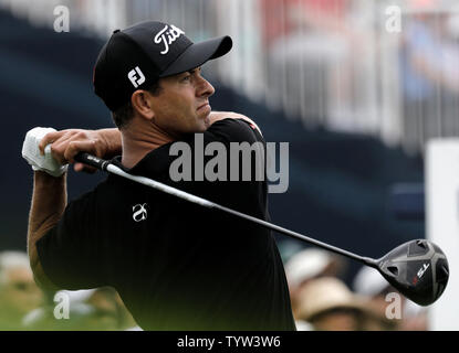 Adam Scott T-Stücke weg auf der ersten Bohrung in der letzten Runde der PGA Championship auf der schwarzen Kurs am Bethpage State Park in Farmingdale, New York am 19. Mai 2019. Foto von Peter Foley/UPI Stockfoto