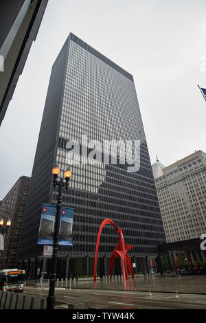 Die Everett McKinley Dirksen United States Courthouse Federal Plaza und Flamingo Skulptur Chicago IL USA Stockfoto