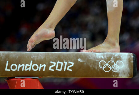 Die USA Alexandra Raisman führt ihre bronzemedaille Routine auf dem Schwebebalken während der Frauen Gymnastik Gerätefinale Konkurrenz an der North Greenwich Arena während der Olympischen Sommerspiele 2012 in London Greenwich, London Am 7. August 2012. Chinas Deng Linlin gewann den Gold, Chinas Sui Lu die Silber und USA Alexandra Raisman die Bronze. UPI/Pat Benic Stockfoto