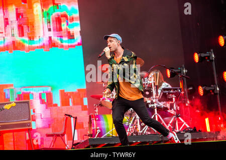 Landgraaf, Niederlande, 10. Juni 2019 Bastille Live at Pinkpop Festival 2019 © Roberto Finizio / Alamy durchführen Stockfoto
