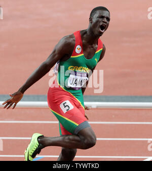 Von Grenada Kirani James feiert den Gewinn der Männer 400 Meter Finale im Olympiastadion bei den Olympischen Sommerspielen 2012 in London am 6. August 2012 in London. UPI/Hugo Philpott Stockfoto