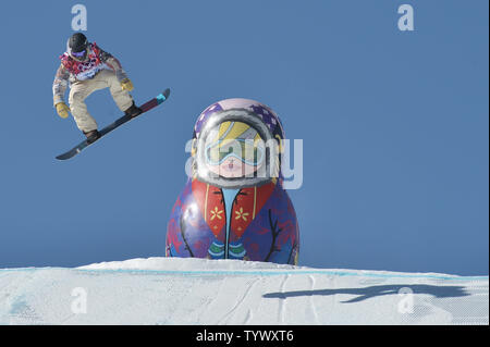 Amerikanische Ryan Stassel konkurriert im Slopestyle der Männer Viertelfinale im Rosa Khutor Extreme Park während der Olympischen Winterspiele 2014 in Sotschi am 6. Februar in Krasnaja Poljana, Russland 2014. UPI/Kevin Dietsch Stockfoto