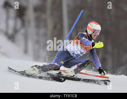 Jared Usa Goldberg konkurriert im Slalom Teil der super der Männer an den Olympischen Winterspiele 2014 in Sotschi am 14. Februar in Krasnaja Poljana, Russland 2014 kombiniert. UPI/Brian Kersey Stockfoto