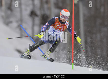 Jared Usa Goldberg konkurriert im Slalom Teil der super der Männer an den Olympischen Winterspiele 2014 in Sotschi am 14. Februar in Krasnaja Poljana, Russland 2014 kombiniert. UPI/Brian Kersey Stockfoto