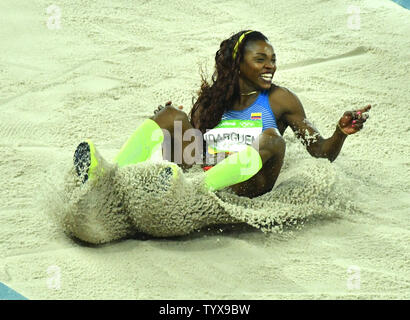 Caterine Ibarguen von Kolumbien konkurriert in der Frauen Dreisprung bei den Olympischen Sommerspielen 2016 in Rio de Janeiro Rio de Janeiro, Brasilien, 13. August 2016. Ibarguen ging auf Gold zu gewinnen. Foto von Kevin Dietsch/UPI Stockfoto