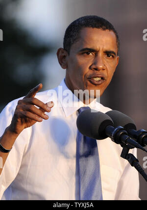 Demokratische Präsidentschaftskandidaten Senator Barack Obama (D-IL) spricht auf einer Wahlkampfveranstaltung in Orlando, Florida, am 20. Oktober 2008. (UPI Foto/Kevin Dietsch) Stockfoto