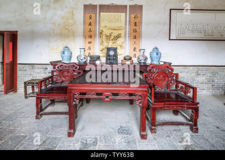 Klassische Möbel aus der Qing Dynastie Halle von Wei Manor, Wei Ji Stadt, Huimin County in der Provinz Shandong Stockfoto