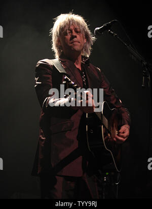 Bob Geldof führt im Konzert im Cafe de la Danse in Paris am 6. Mai 2011. UPI/David Silpa Stockfoto