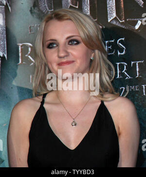 Evanna Lynch kommt an der Französischen Premiere des Films "Harry Potter und die Heiligtümer des Todes: Teil 2" in Paris am 12. Juli 2011. UPI/David Silpa Stockfoto