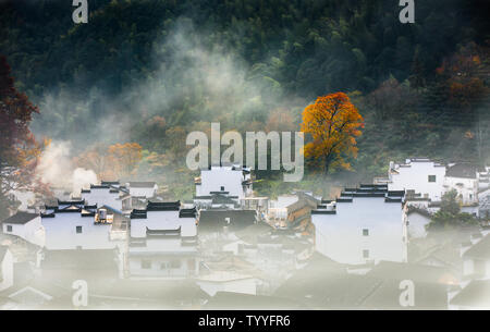 Morgen Song des alten Dorfes, in Shicheng, Wuyuan, Provinz Jiangxi, gefilmt am 20. November 2018 Stockfoto