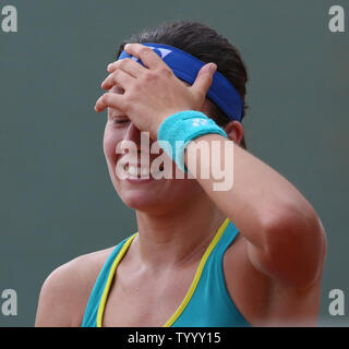 Anastasija Sevastova Lettlands reagiert nach einem Schuss während der zweiten Runde der French Open Frauen Match gegen Eugenie Bouchard von Kanada in Roland Garros in Paris am 1. Juni 2017. Sevastova besiegt Bouchard 6-3, 6-0 in die dritte Runde. Foto von David Silpa/UPI Stockfoto
