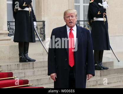 US-Präsident Donald Trump kommt im Elysee-palast ein besonderes Mittagessen im einschließlich Dutzende Staats- und Regierungschefs teilnehmen, bewirtet durch französische Präsident Emmanuel Längestrich auf das 100-jährige Jubiläum des ersten Weltkriegs Armistice Day November 11, 2018. First Lady der USA Melania nahmen an einem Mittagessen für Ehegatten im Chateau de Versailles vor den Toren der Hauptstadt. Foto von Eco Clement/UPI Stockfoto