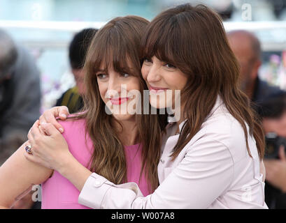 Anne-Elizabeth Bosse (L) und Monia Chokri kommen an einem Fotoshooting für den Film "La femme de Mon frere (ein Bruder Liebe)." Während die 72. jährliche Internationale Filmfestspiele von Cannes in Cannes, Frankreich am 15. Mai 2019. Foto von David Silpa/UPI Stockfoto