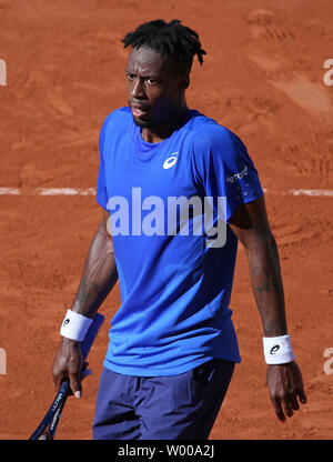 Gael Monfils von Frankreich Pausen während der dritten Runde der French Open Männer Spiel gegen Antoine Hoang von Frankreich in Roland Garros in Paris am 1. Juni 2019. Monfils besiegt Hoang 6-3, 6-2, 6-3 die vierte Verhandlungsrunde zu gelangen. Foto von David Silpa/UPI Stockfoto