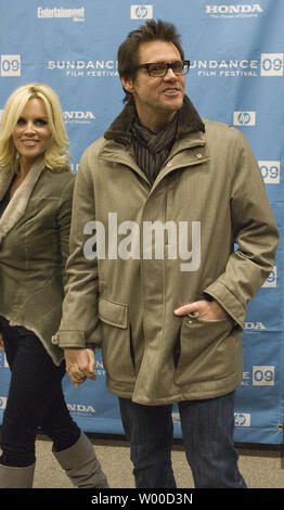 Jim Carrey und Jenny McCarthy Besuchen die Premiere von "ich liebe Dich Phillip Morris" auf dem Sundance Film Festival 2009 in Park City, Utah am 18. Januar 2009. Das Festival feiert sein 25-jähriges Bestehen. (UPI Foto/Gary C. Caskey) Stockfoto