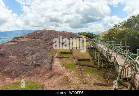 Spuren und Reste einer antiken Zivilisation. Archäologische Stätte von El Fuerte de Samaipata, Bolivien Stockfoto