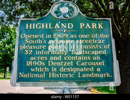 Eine historische Markierung steht am Eingang von Highland Park, 23. Juni 2019, in Meridian, Mississippi. Stockfoto