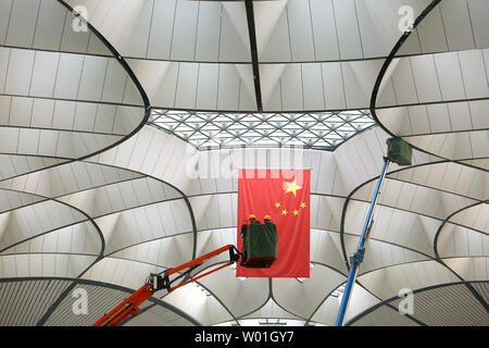 Engineering Konstruktion weiter auf dem Hauptterminal von Pekings neue Daxing Internationalen Flughafen außerhalb von Peking am 1. März, 2019. Im September zu öffnen, werden voraussichtlich größten Flughafen der Welt nach der Fertigstellung zu sein. Foto von Stephen Rasierer/UPI Stockfoto