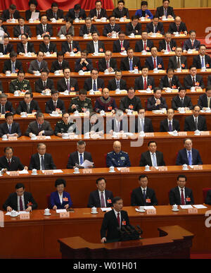 Chairman Wang Yang liefert die Arbeit berichten während des 13 Chinese People's Political Consultative Conference (Cppcc) in der Großen Halle des Volkes in Peking am 3. März 2019. China's Top politischen beratenden Gremium begann seine jährliche Sitzung, Vorhang eines Schlüssels Saison im politischen Kalender des Landes. Foto von Stephen Rasierer/UPI Stockfoto