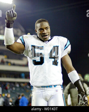 PHI 2004011820 - Philadelphia, Pennsylvania, USA, JAN. 18 (UPI) - Carolina Panthers linebacker wird Witherspoon feiert nach der Carolina Panthers besiegten die Philadelphia Eagles 14-3 Lincoln am finanziellen Park auf der am 18. Januar 2004. JA/John ANGELILLO UPI Stockfoto