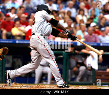 San Francisco Giants Fred Lewis hits Grand Slam im zweiten Inning gegen die Philadelphia Phillies am Citizens Bank Park in Philadelphia, 1. Juni 2007. (UPI Foto/John Anderson) Stockfoto