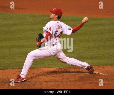 Philadelphia Phillies näher Brad Lidge Krug gegen die San Francisco Giants während des neunten von Spiel 1 des NLCS in Philadelphia am 16. Oktober 2010. UPI/Kevin Dietsch Stockfoto