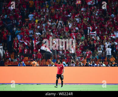 Kairo, Ägypten. 26 Juni, 2019. Mohamed Salah Mahrous Ghaly in Ägypten feiert sein Ziel während der 2019 Afrika Cup der Nationen ein Match zwischen Ägypten und der Demokratischen Republik Kongo in Kairo, Ägypten, am 26. Juni 2019. Credit: Wu Huiwo/Xinhua/Alamy leben Nachrichten Stockfoto