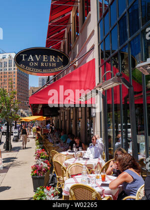 Bürgersteig, Café, Taverne auf dem Rush. Chicago, Illinois. Stockfoto