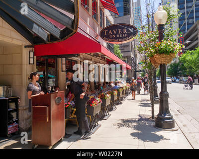 Bürgersteig, Café, Taverne auf dem Rush. Chicago, Illinois. Stockfoto