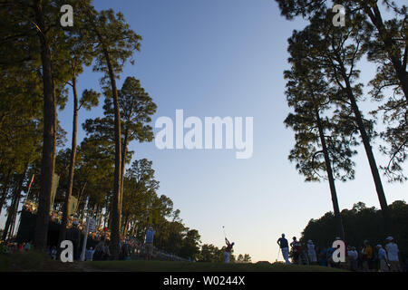 Martin Kaymer Hits aus der 18 t-stück während 3. Runde die 114 US Open bei Pinehurst Nr. 2 in Pinehurst, North Carolina am 14. Juni 2014. UPI/Kevin Dietsch Stockfoto