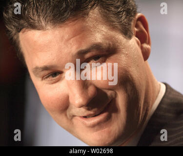 Pittsburgh Penguins Inhaber Mario Lemieux spricht während einer Pressekonferenz bekannt, dass eine Vereinbarung für eine neue Arena, die in Pittsburgh Penguins Hockey Team für die nächsten 30 Jahre erreicht worden, im Senator John Heinz History Center in Pittsburgh, Pennsylvania am 13. März 2007. (UPI Foto/Archie Carpenter) Stockfoto