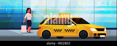 Geschäftsfrau mit Mobile App bestellen Taxi auf der Straße Business woman in formalen Verschleiß mit Gepäck in der Nähe von Yellow cab City Transport Service Konzept Stock Vektor