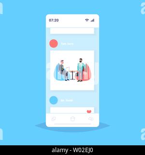 Mit Laptop und im Gespräch mit seinem Geschäftspartner Unternehmer diskutieren neues Projekt Kommunikation teamwork Konzept der Bildschirm des Smartphones Geschäftsmann Stock Vektor