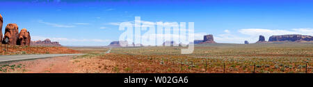 Blick auf Monument Valley Tribal Park von Hwy 163 Arizona USA Stockfoto