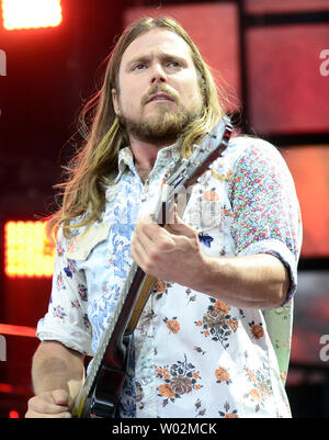 Lukas Nelson & Versprechen der Echten führt während der landwirtschaftlichen Beihilfen bis zum Jahr 2017 die KeyBank Pavillon in Burgettstown, Pennsylvania, in der Nähe von Pittsburgh am 16. September 2017. Foto von Archie Tischler/UPI Stockfoto