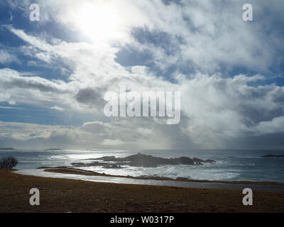 Malerische Aussicht auf das leuchtende Wasser des Pazifiks von Bonville Headland, Sawtell, NSW Australien Stockfoto