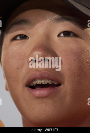 Andy Zhang Gesichter der Medien auf einer Pressekonferenz bei den Olympischen Club in San Francisco am 13. Juni 2012. Mit 14 Jahren, Zhang ist der jüngste Wettbewerber sein, der je in einem U.S. Open spielen. UPI/Terry Schmitt Stockfoto