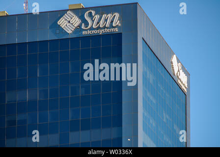 Buenos Aires, Argentinien - 20. Mai 2007: Sun Microsystems Bürogebäude mit Logo in Buenos Aires, Argentinien. Stockfoto