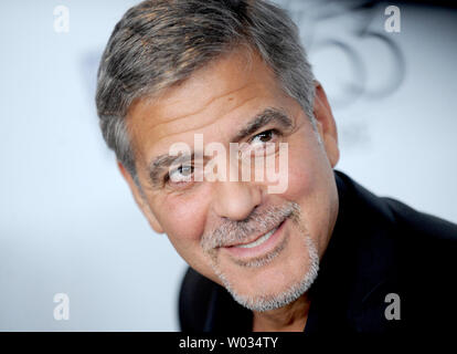 George Clooney kommt auf dem roten Teppich am 15. Jahrestag Screening von "O Brother, Where Art Thou?' Während der 53 New York Film Festival in der Alice Tully Hall in New York City am 29. September 2015. Foto von Dennis Van Tine/UPI Stockfoto