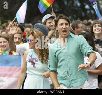 Kanadische Premierminister Justin Trudeau, Frau Sophie Gregoire und Kinder Ella Grace, Xavier und Hadrien März in der 38. jährliche Gay Pride Parade in Vancouver, British Columbia, 31. Juli 2016. Trudeau ist der erste Sitzung kanadische Premierminister in dieser Parade vor 500.000 Zuschauern bis März. Foto von Heinz Ruckemann/UPI Stockfoto